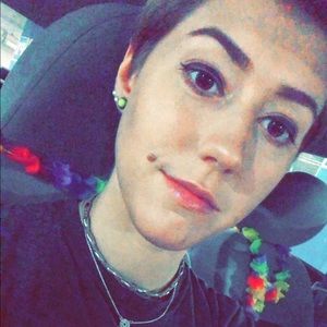 Meet your Posher, Melissa